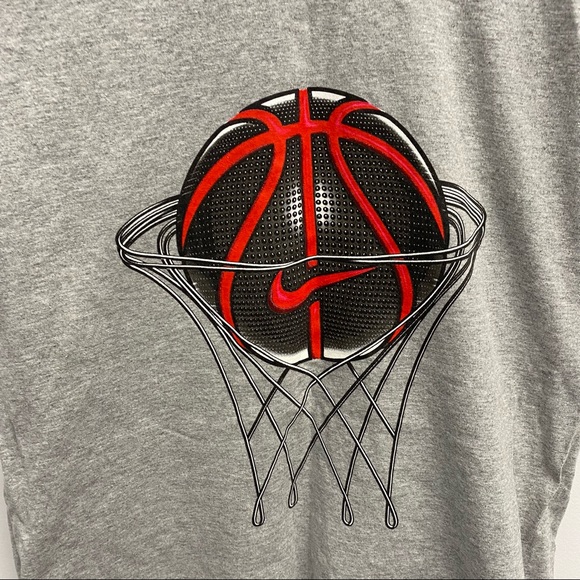 ✨NEW✨ NIKE KIDS’ LARGE T-SHIRT - Picture 2 of 5